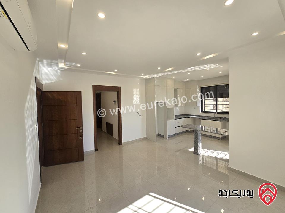 شقة ارضية مساحة 110م مع ترس 50م وكراج خاص للإيجار في عمان - عبدون 