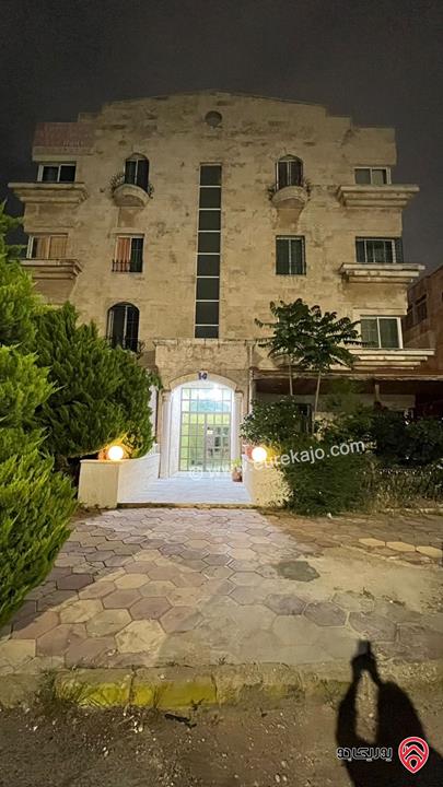 شقة فاخرة طابق أول مساحة 191م للبيع في عمان - الرابية 