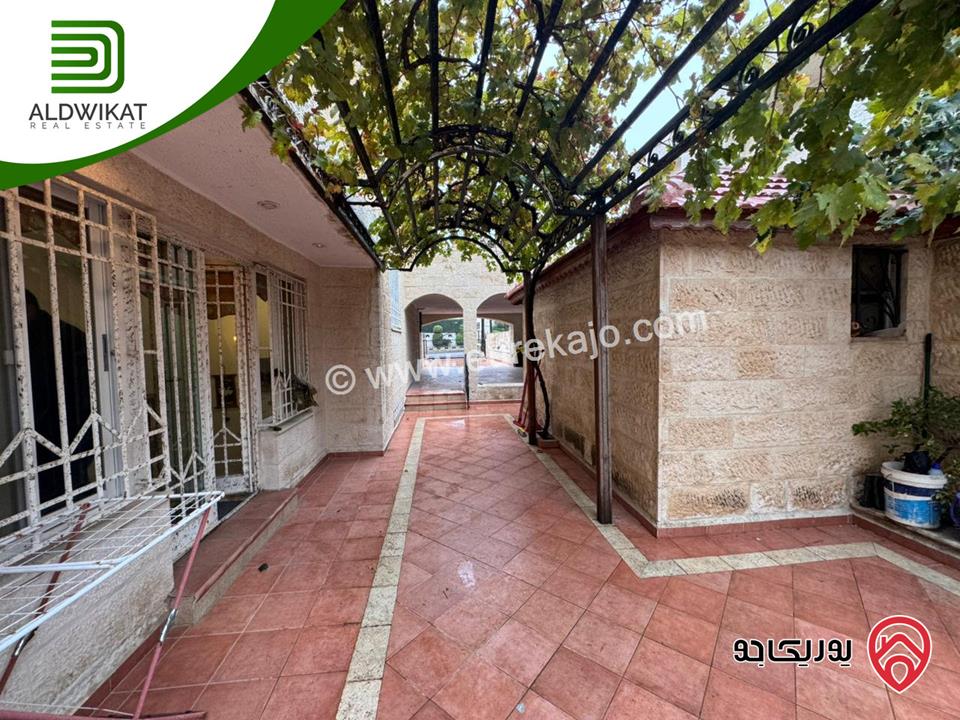 فيلا مفروشة مستقلة للبيع في عمان - ديرغبار مساحة الارض 1000 م مساحة البناء 1050 م