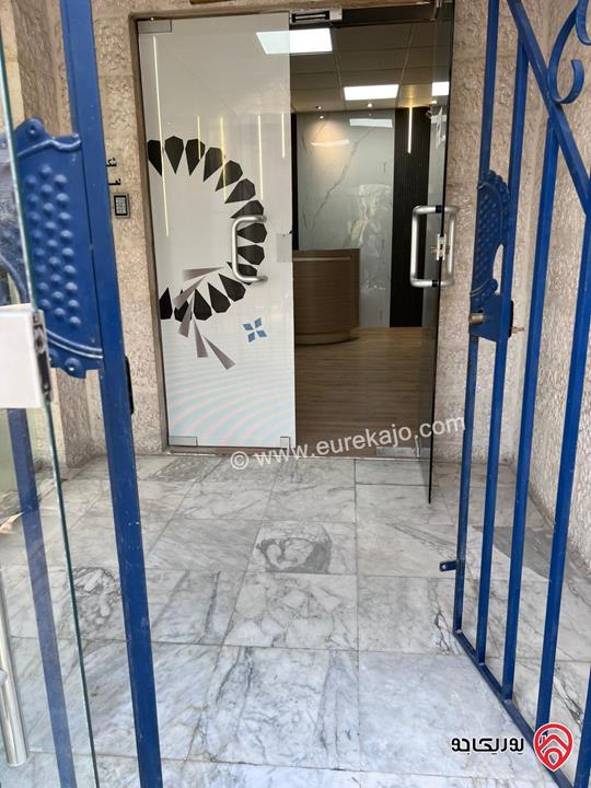 فيلا تجارية مميزة مساحة 850م على أرض 1300م للبيع أو للإيجار في عمان - أم أذينة