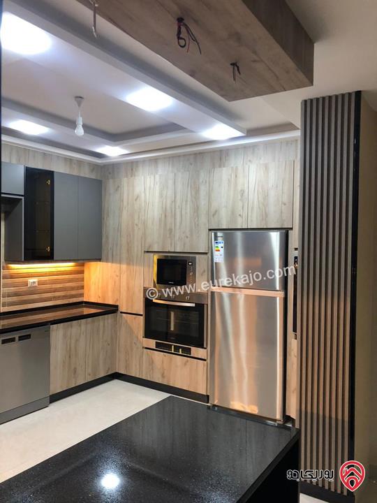 شقة فاخرة مساحة 180م طابق أول للبيع في عمان - الجبيهة 