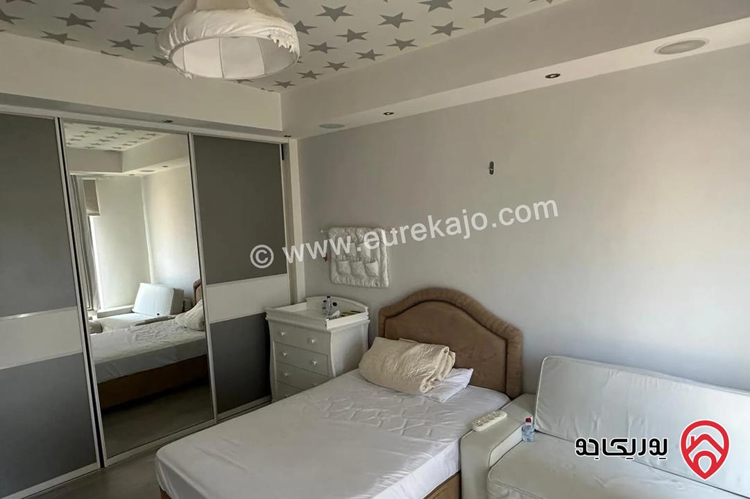 شقة مساحة 300م للبيع في عمان - حي الصحابة