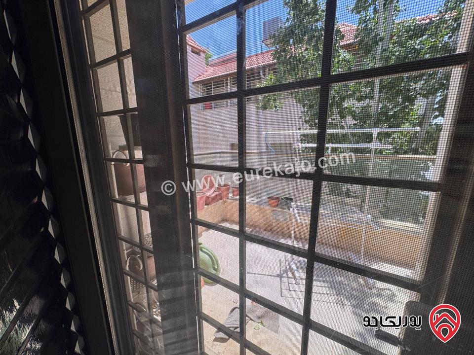 شقة طابق اول من فيلا مفروشة للايجار في عمان - دابوق مساحة البناء 240م والترس 16م