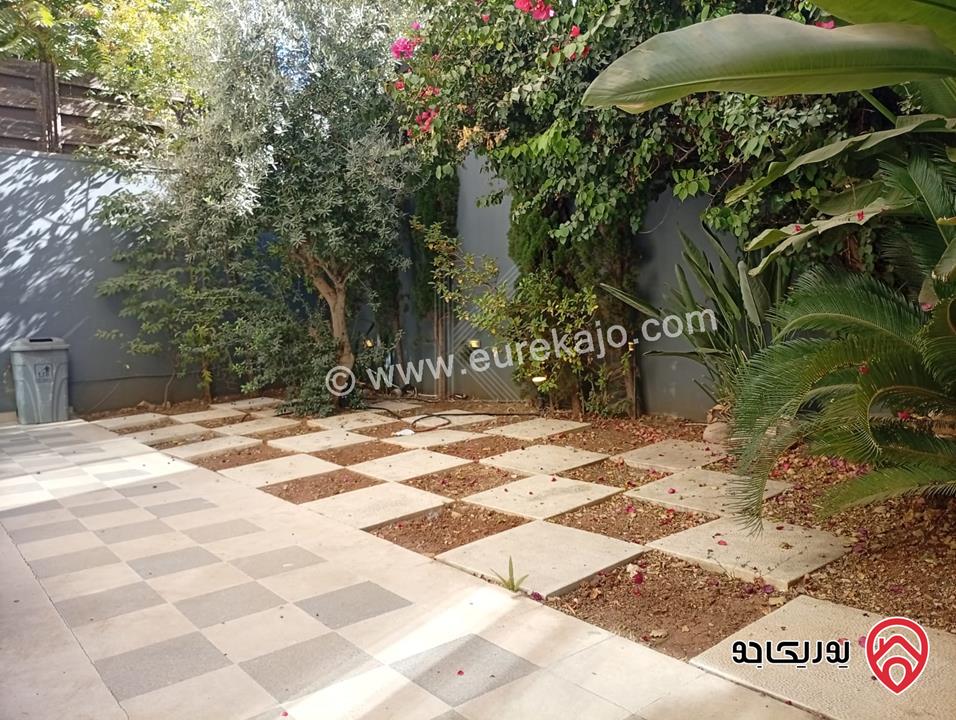 شقة مفروشة مميزة مساحة 250م داخلي و 180م خارجي للبيع في عمان - عبدون