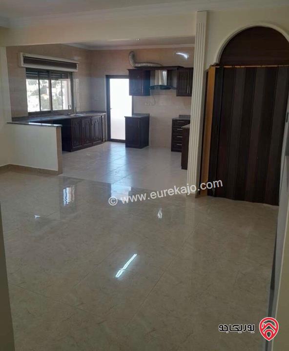 شقة طابق ثاني مساحة 200م للايجار في عمان - البنيات