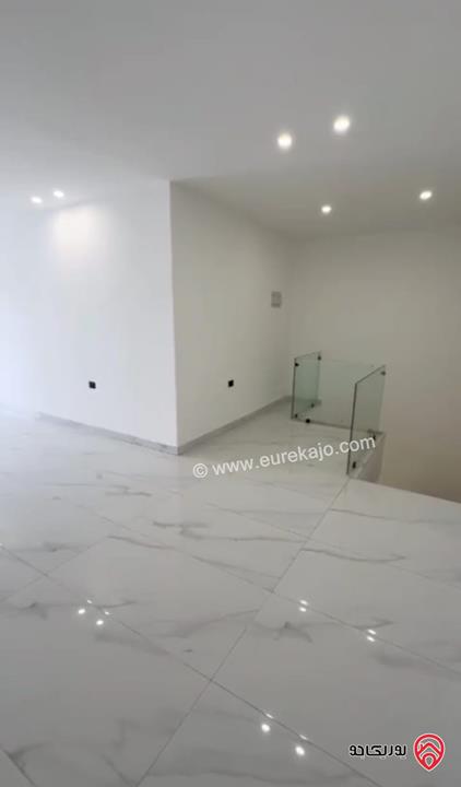 شقة فاخرة طابق ثالث مع رووف مساحة 233م للبيع في عمان - البنيات 