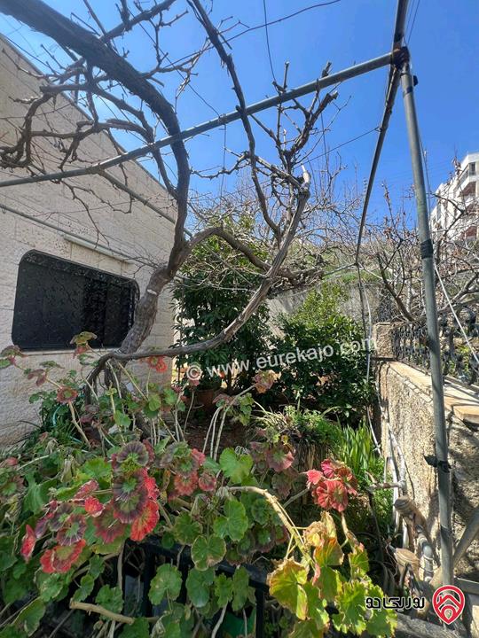 A standalone two-story house with a built-up area of 150 sqm and Size of land 400 sqm for sale in Amman - Dahiyet Alrasheed