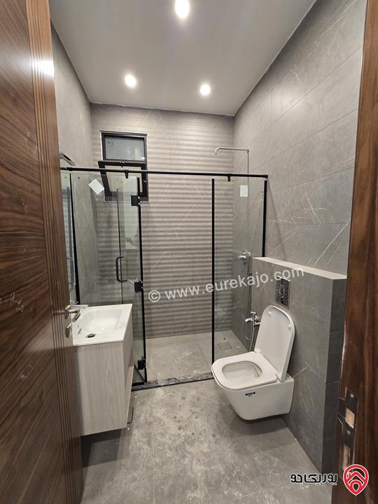 شقة فاخرة شبه ارضية مساحة 250م داخلي و 300م خارجي للإيجار في عمان -  دابوق 