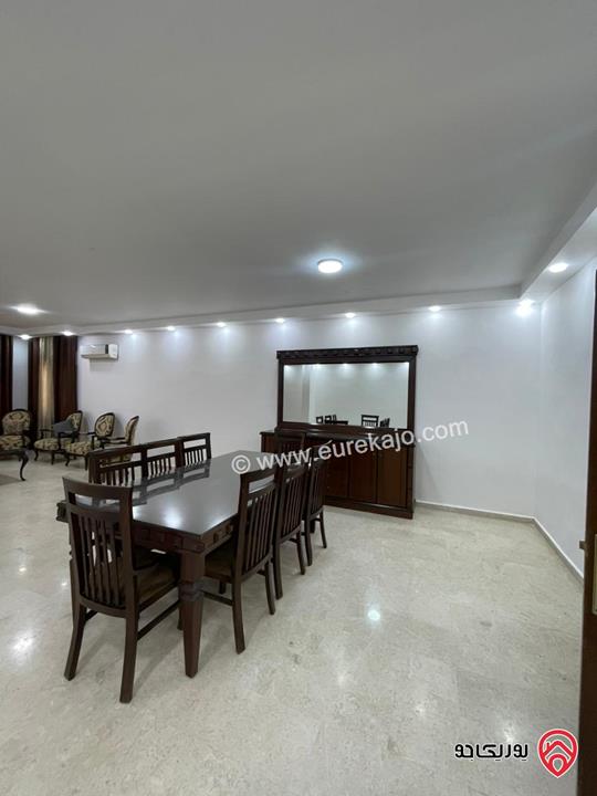 شقة شبه مفروشة طابق ثالث مساحة 325م للايجار في عمان - ضاحية الرشيد