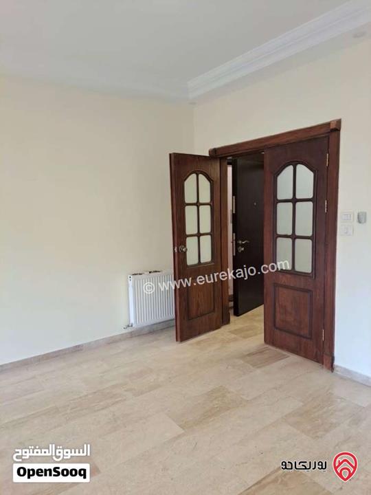 شقة طابق اول مساحة 250م للايجار في عمان - دير غبار