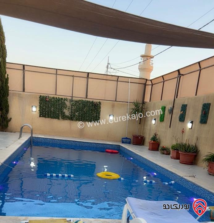 مزرعة مساحة الأرض 428م والبناء 90م للبيع في عمان - على طريق المطار الجيزة