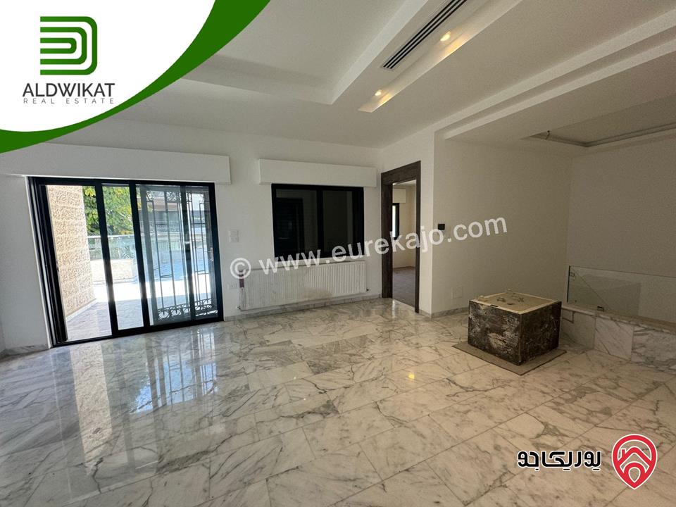 فيلا مستقلة للبيع في عمان - ام السماق مساحة الارض 1250م ومساحة البناء 670م ومساحة الحديقة 750م ومساحة الترس 200م