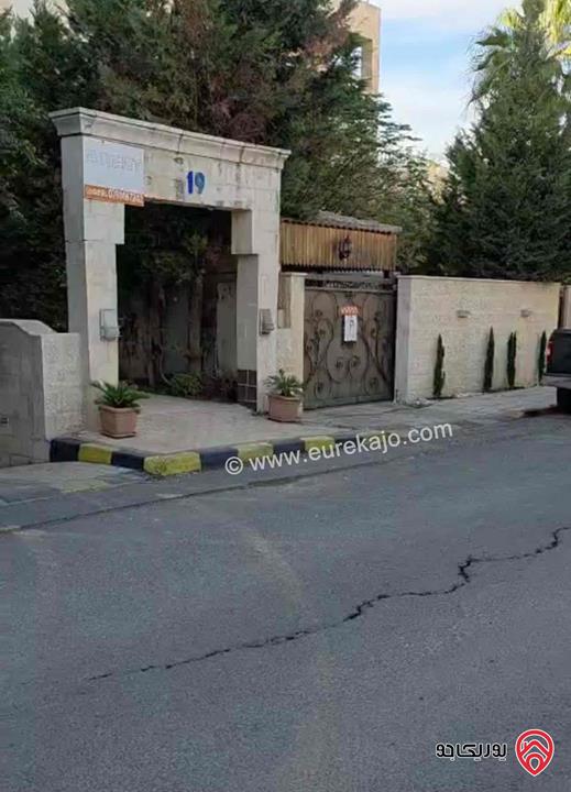 شقة مفروشة طابق أرضي مساحة 180م للايجار مفروشة في عمان - الجندويل 