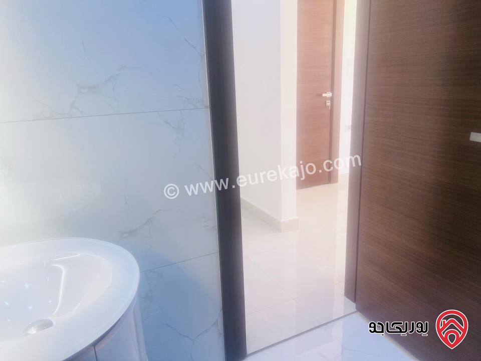 شقة للبيع في عمان مساحه 240 متر طابق اول - ام السماق خلف ستي مول ومكة مول   