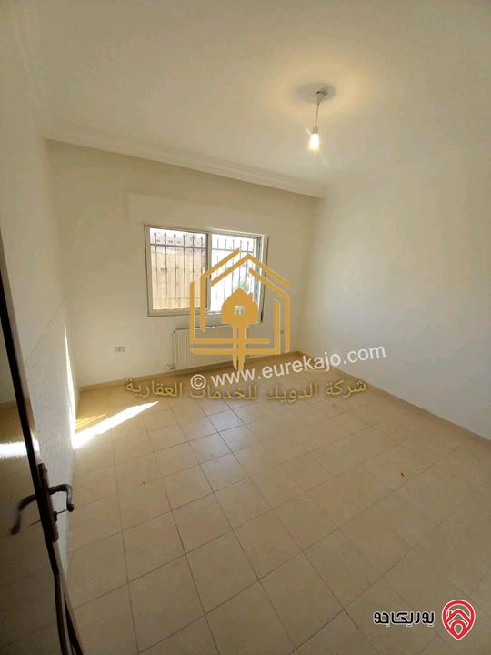 شقة فارغة طابق ثاني مساحة 150م للإيجار في عمان - تلاع العلي 