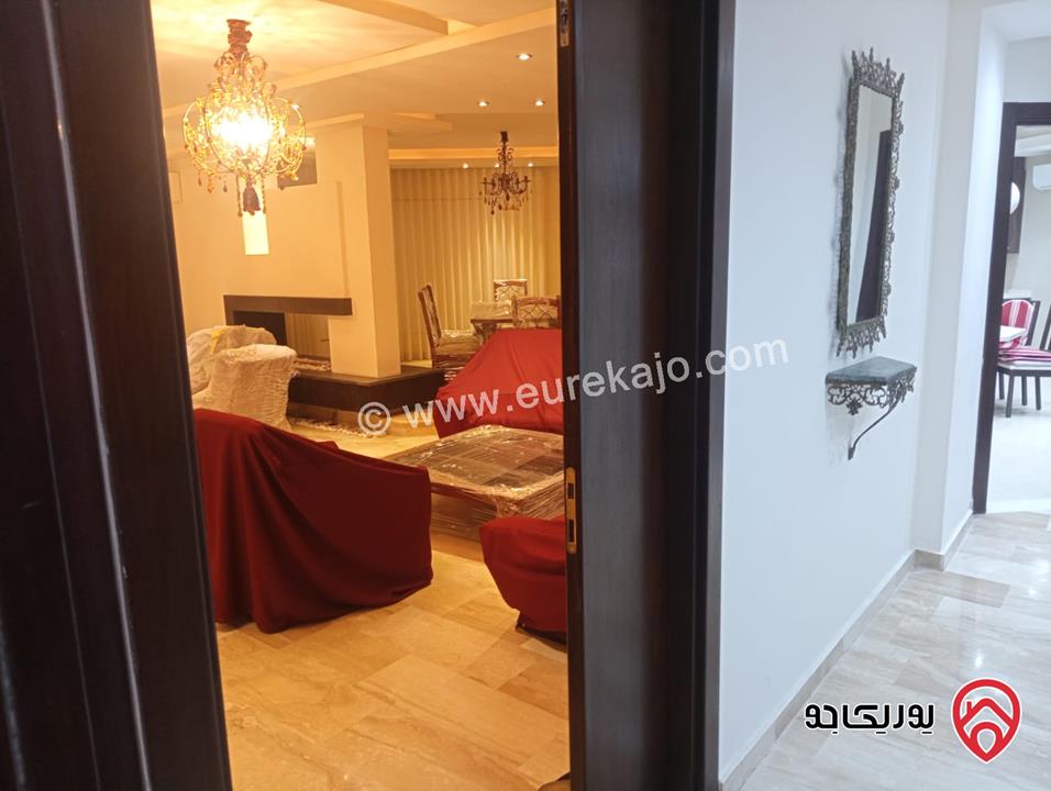 شقة طابق أرضي معلق مساحة 250م للبيع مفروشة في عمان - ضاحية النخيل 