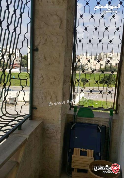 شقة مفروشة مساحة 120م للايجار من المالك مباشرة مطابقة للصور تماماً في اربد - شمال مجمع عمان الجديد /يومي أو أسبوعي أو شهري/للعائلات و العرسان