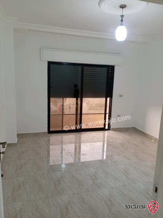 شقة طابقية مساحة 171م للبيع في عمان - تلاع العلي 