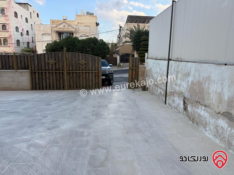 شقة ديلوكس طابق ارضي مساحة 190م داخلي و 140م خارجي للبيع في عمان - ابو علندا 