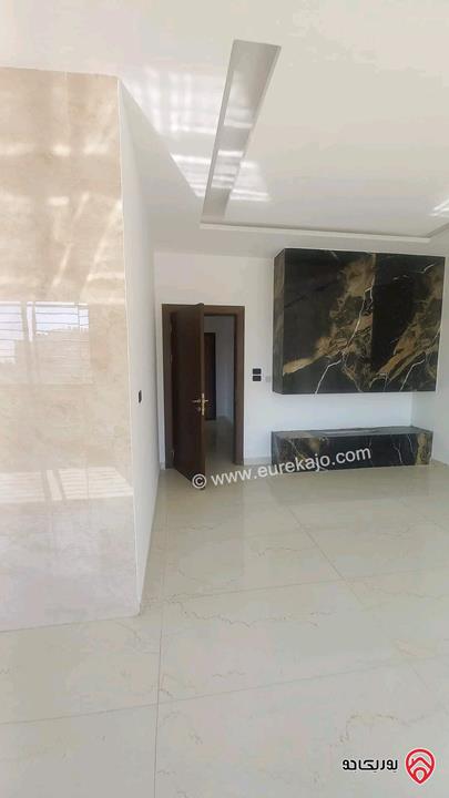 فيلا مساحة 600م على أرض 1 دونم و 112م للبيع في عمان - ام السوس 