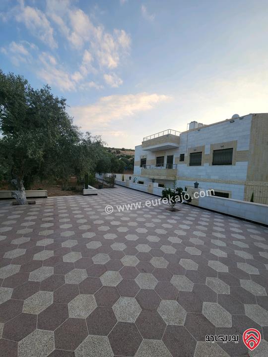 بيت نظام أمريكي مساحة 300م على أرض 3 دونم و 500م للبيع في السلط