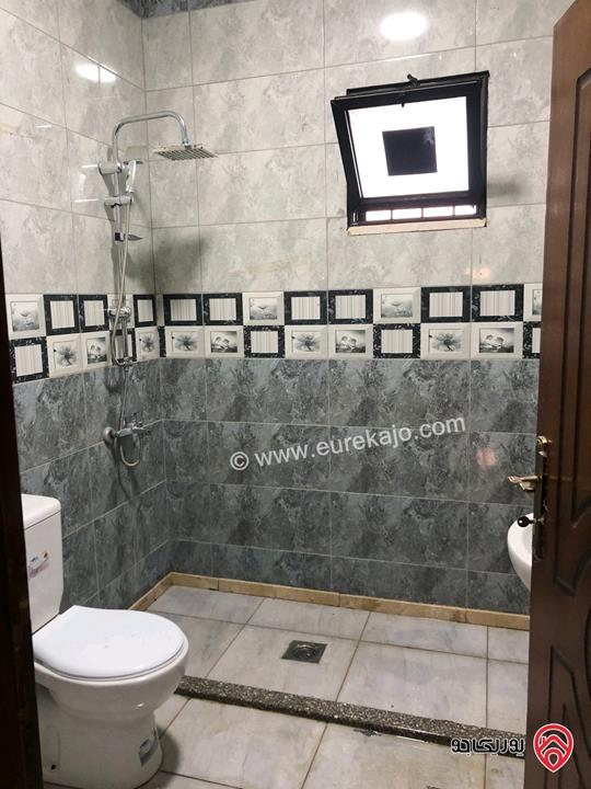 فيلا مساحة 280م على أرض 1300م للايجار في اربد - الصريح