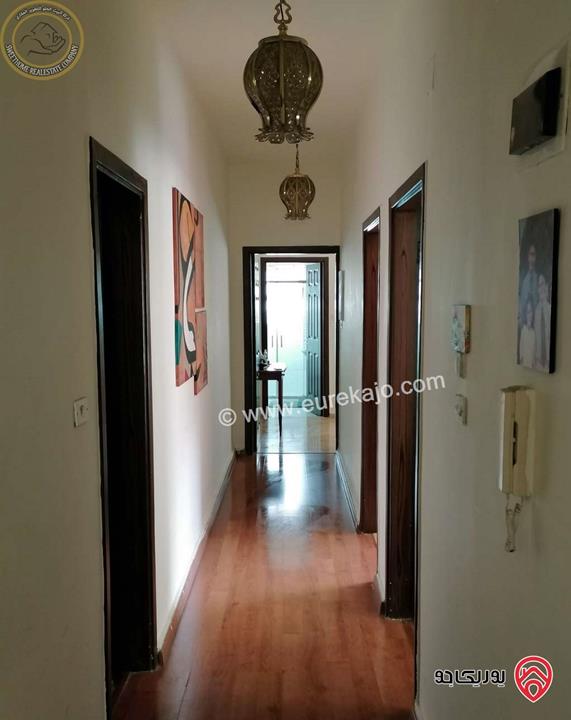 شقة طابق ثاني 145م تشطيب سوبر ديلوكس للبيع في عمان - أم أذينة