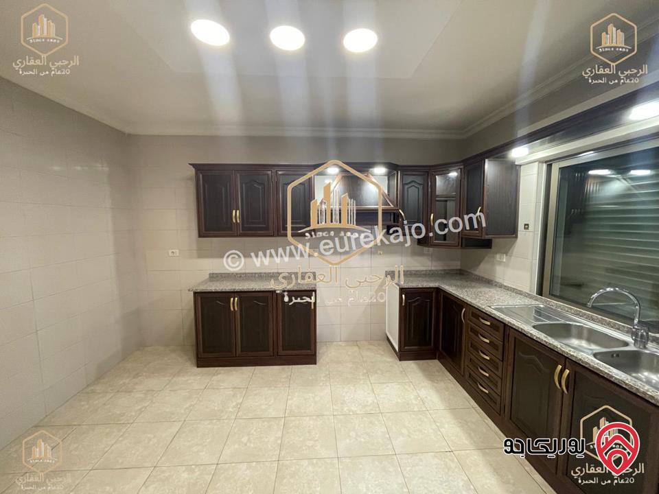 شقة شبه ارضية مساحة 200م وترس خارجي 99م ومدخل مستقل للايجار في عمان - تلاع العلي