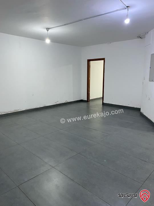 مكتب تجاري طابق أول مساحة 85م للايجار في عمان - خلدا