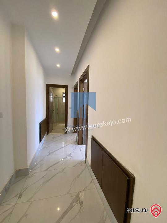 شقة فاخرة أرضية 184م مع ترس امامي 30م تشطيب سوبر ديلوكس لم تسكن للبيع في عمان - تلاع العلي