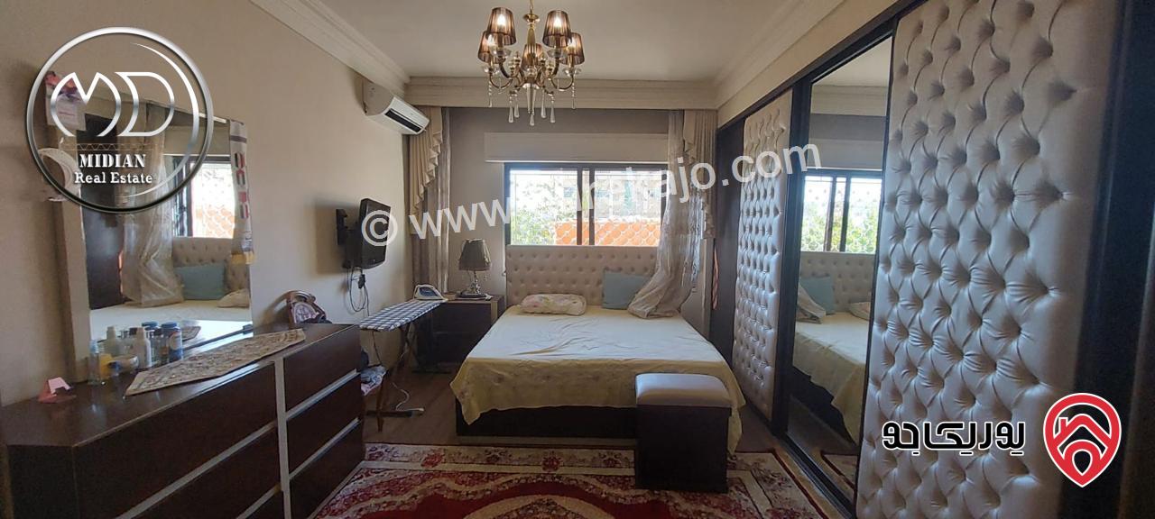 شقة ارضية مفروشة للايجار في عمان - الجاردنز مساحة 180م مع ترس و حديقة 200م تشطيبات و فرش سوبر ديلوكس