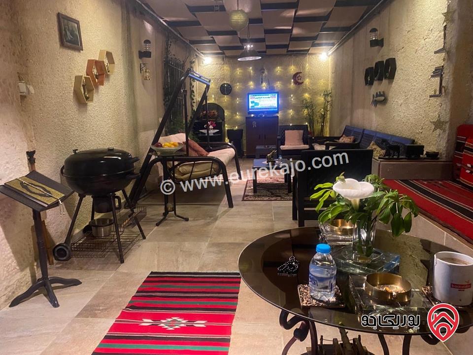 فيلا ثلاث طوابق مساحة البناء 360م ومساحة الأرض 250م للبيع في عمان - ابو نصير