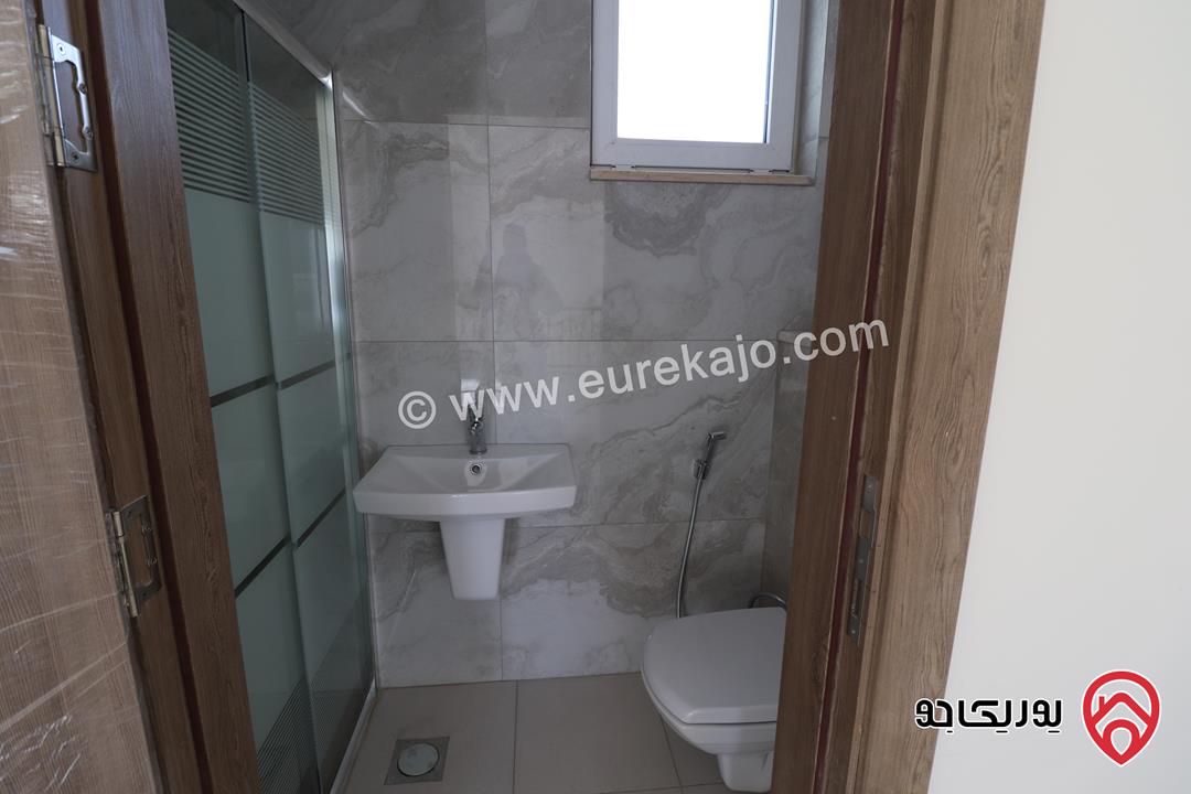 شقة جديدة طابق ثالث دوبلكس مساحة 173م للبيع في عمان - خلدا