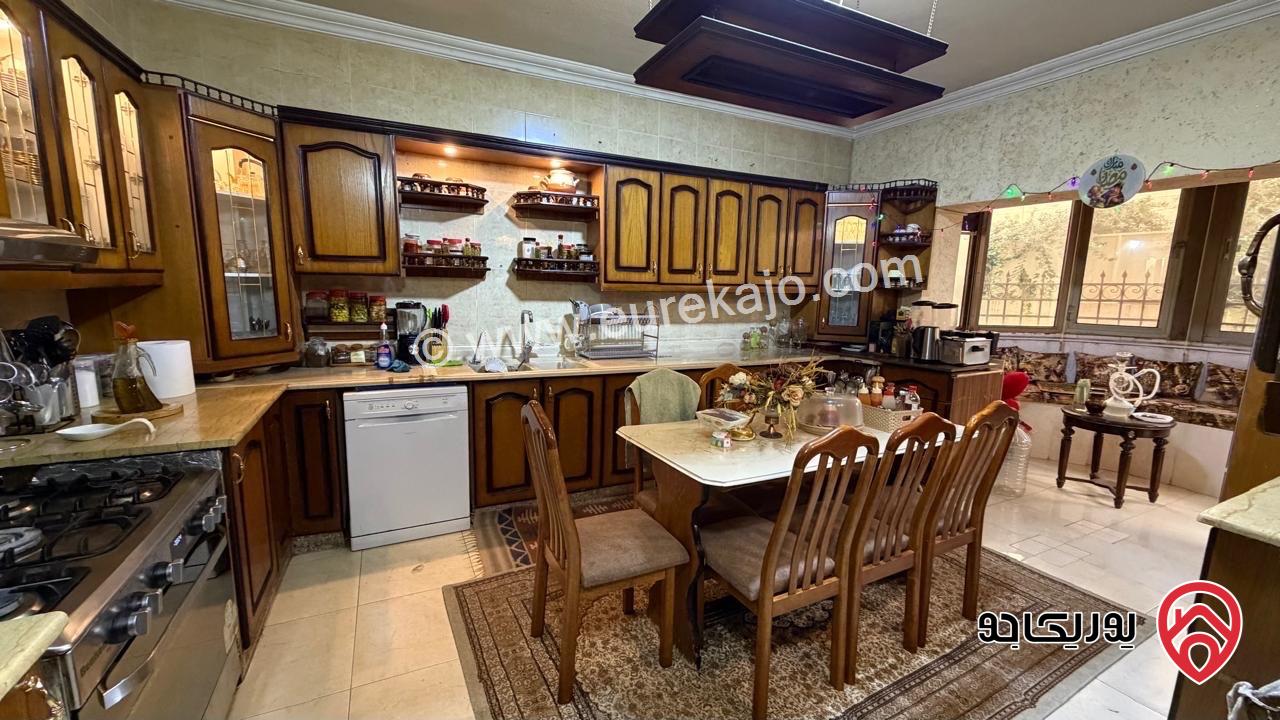 شقة ارضية مساحة 270م داخلي و 50م خارجي للبيع في عمان  - ام السماق