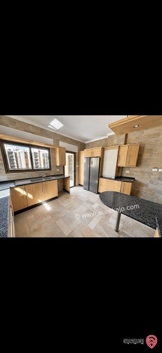 Semi furnished Duplex Rooftop 280 Sqm with spacious Terrace for Rent in Amman - Abdoun
