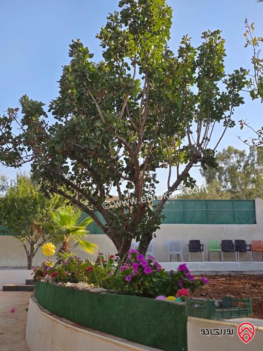 فيلا مميزة طابقين بمساحة 300 متر بطابع ريفي على أرض 974م للبيع في الزرقاء - العالوك 