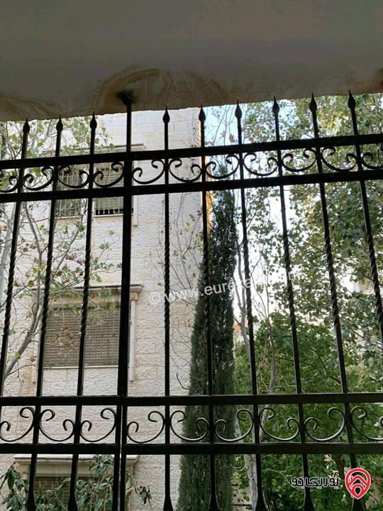 شقة طابق اول فنيمساحة 126م للبيع في اربد بالقرب من دوار الدرة