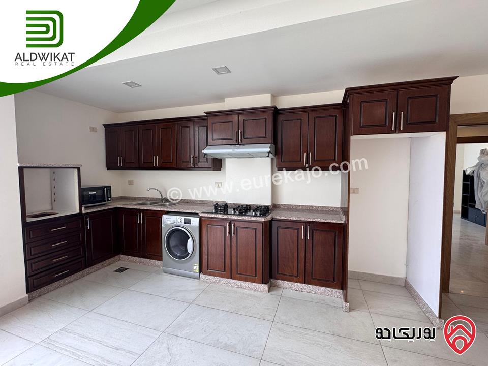 شقة للبيع او للايجار في عمان - عبدون طابق اول مساحة البناء 230م موقع هاديء ومميز