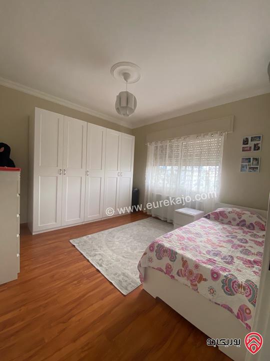 شقة طابق ثالث مساحة 195م للبيع في عمان - الشميساني 