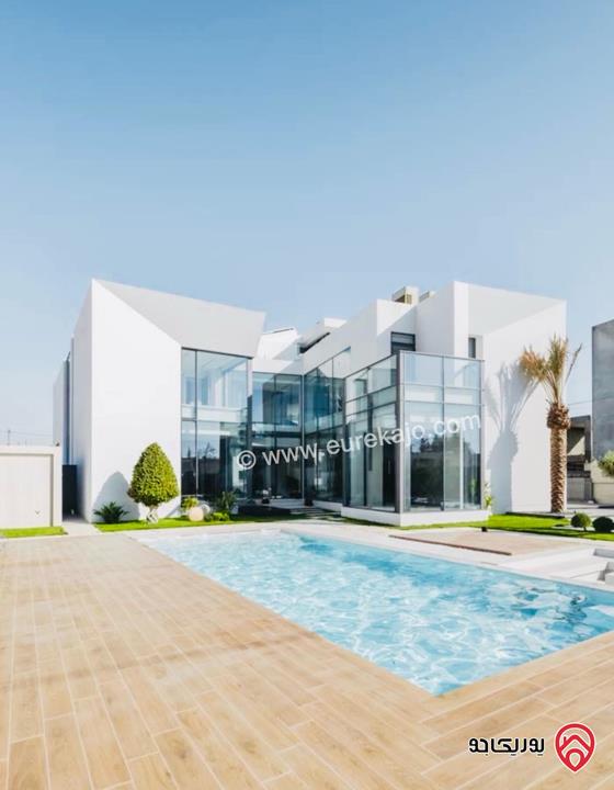 قصر فخم مساحة 1500م على أرض 1850م للبيع في عمان - دابوق 