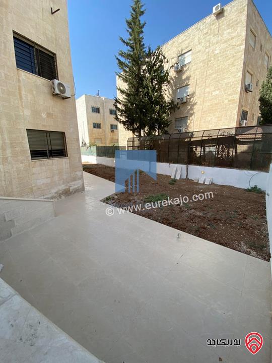 شقة أرضية (شبه فيلا) طابقية فاخرة للبيع في عمان - الرابية قرب الكالوتي 425م مع حديقة وترسات 500م