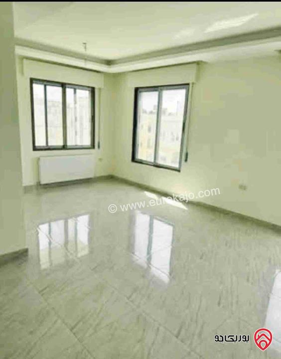 شقة فخمة مساحة 180م طابق ثاني للبيع في عمان - الرابية 