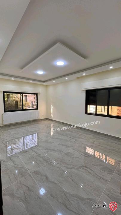 شقة طابق أرضي معلق مساحة 110م للبيع في عمان - الجاردنز