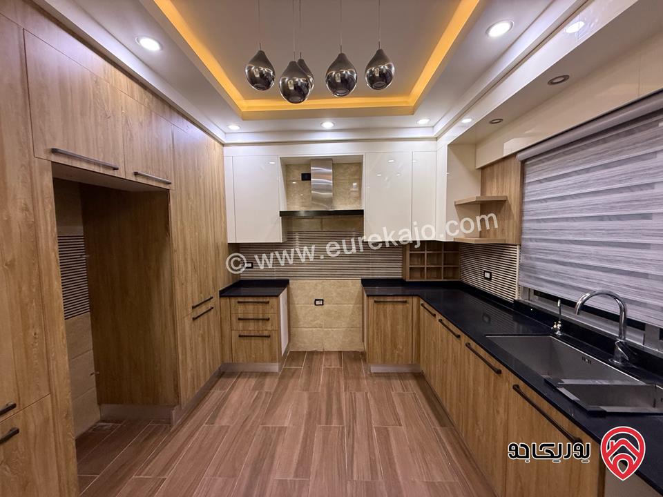 شقة طابق ثالث مساحة 200م للبيع في عمان - ربوة عبدون