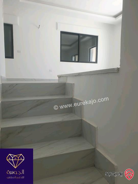شقة طابق اخير مع روف دوبلكس فاخر مساحة 200م لم يسكن للبيع في عمان - تلاع العلي 
