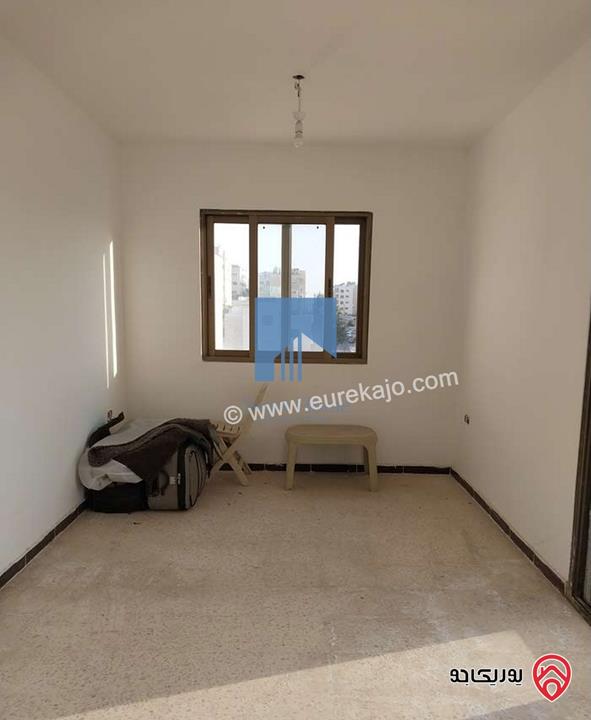 شقة مميزة طابق ثالث 180م مع روف 80م للبيع في عمان - الرابية