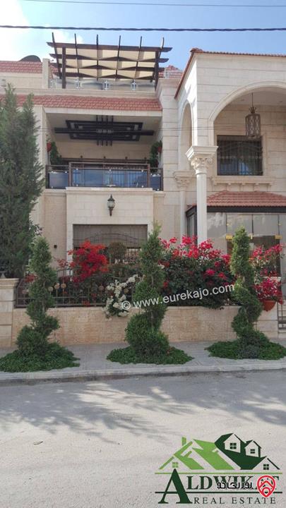 فيلا مفروشة للبيع في عمان - الكرسي مساحة الفيلا 710 م مساحة الارض 650 م