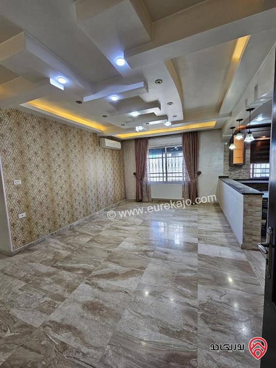 شقة طابق أول مع روف مساحة 320م للايجار في عمان - الرابية