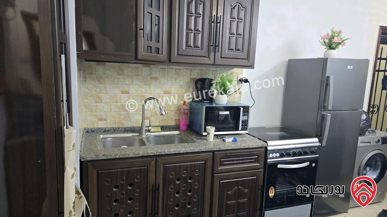 شقة مساحة 70م طابق أول مفروشه للإيجار في اربد - طلوع مسجد علياء التل 