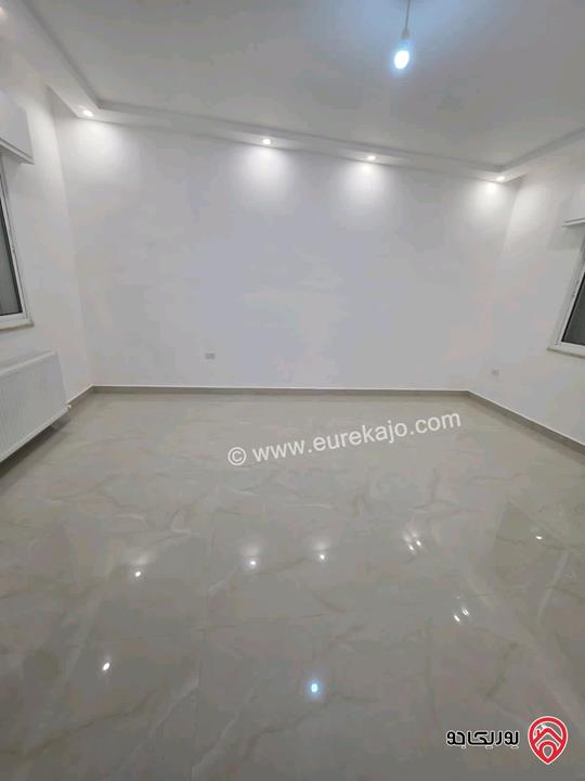 فيلا مساحة 300م على أرض 500م للايجار في عمان - أم السماق خلف مجع جبر بالقرب من نادي فتنس 